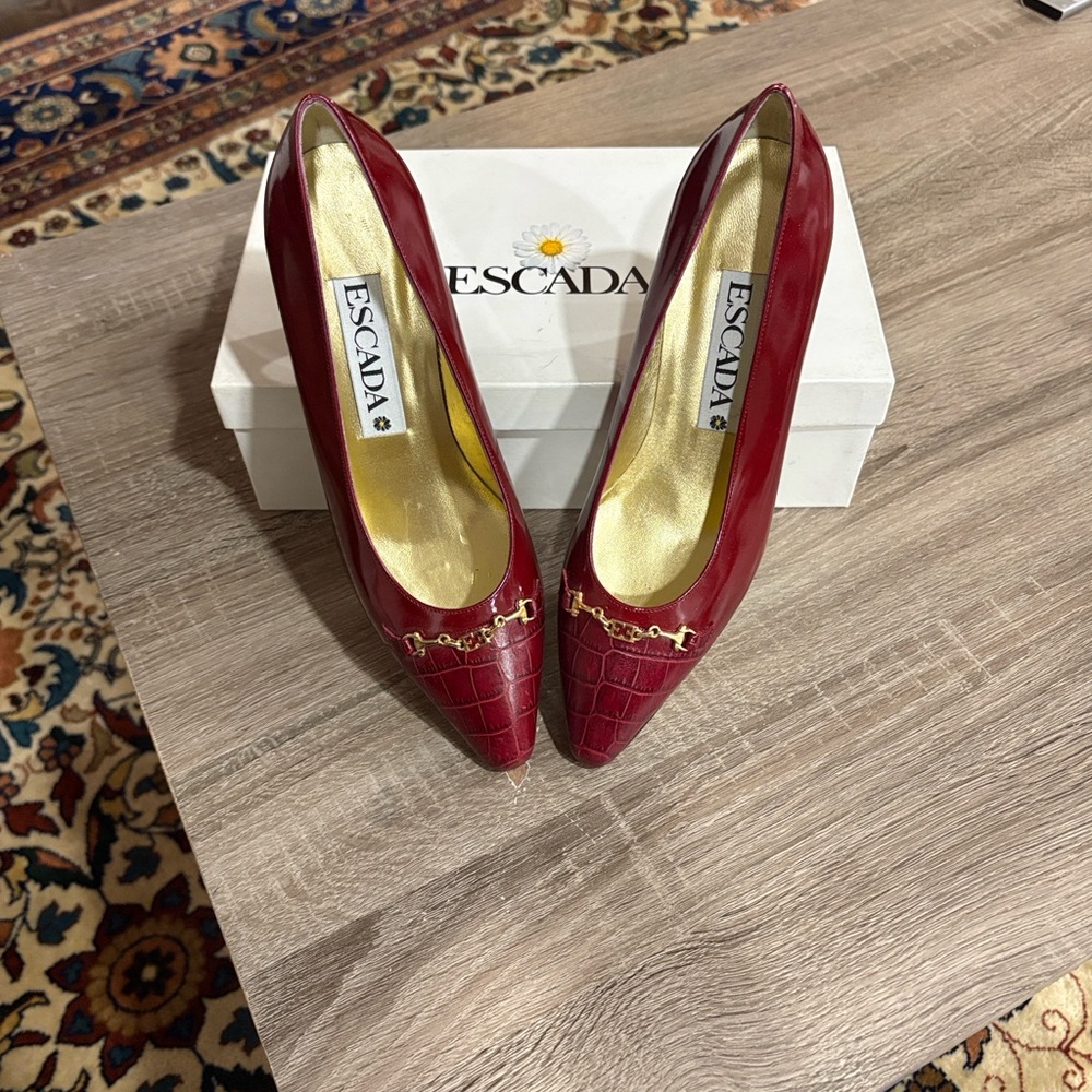 Escada LACCA/ROST VITELLO RED /Burgundy Croc-Embossed Heels